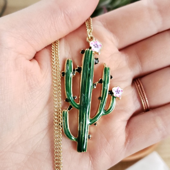 🌵TEMPORARY PRICE DROP 🌵 Blooming Cactus Necklace - Picture 4 of 6